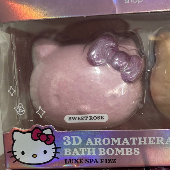 The Creme Shop x Hello Kitty Collab Limited Edition Bundle - Picture 8 of 11